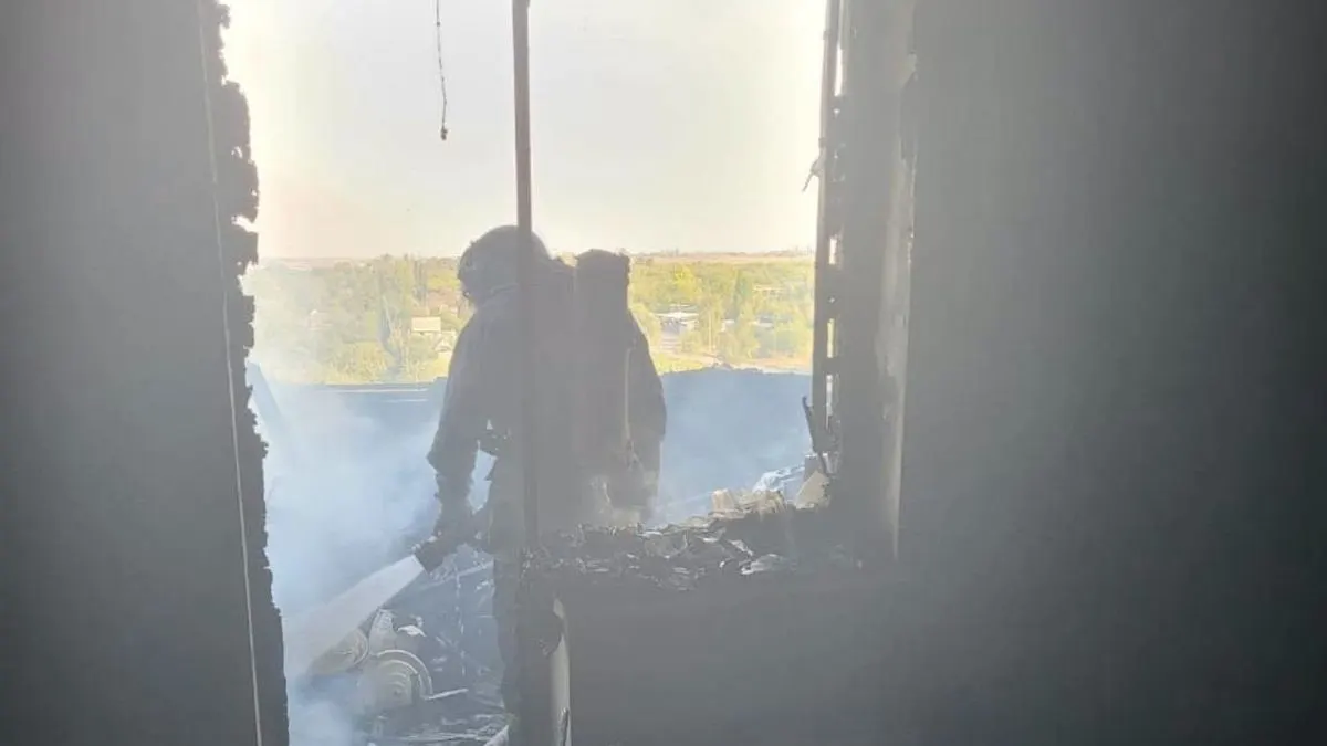 У Краматорську російський FPV-дрон влучив у дев'ятиповерхівку