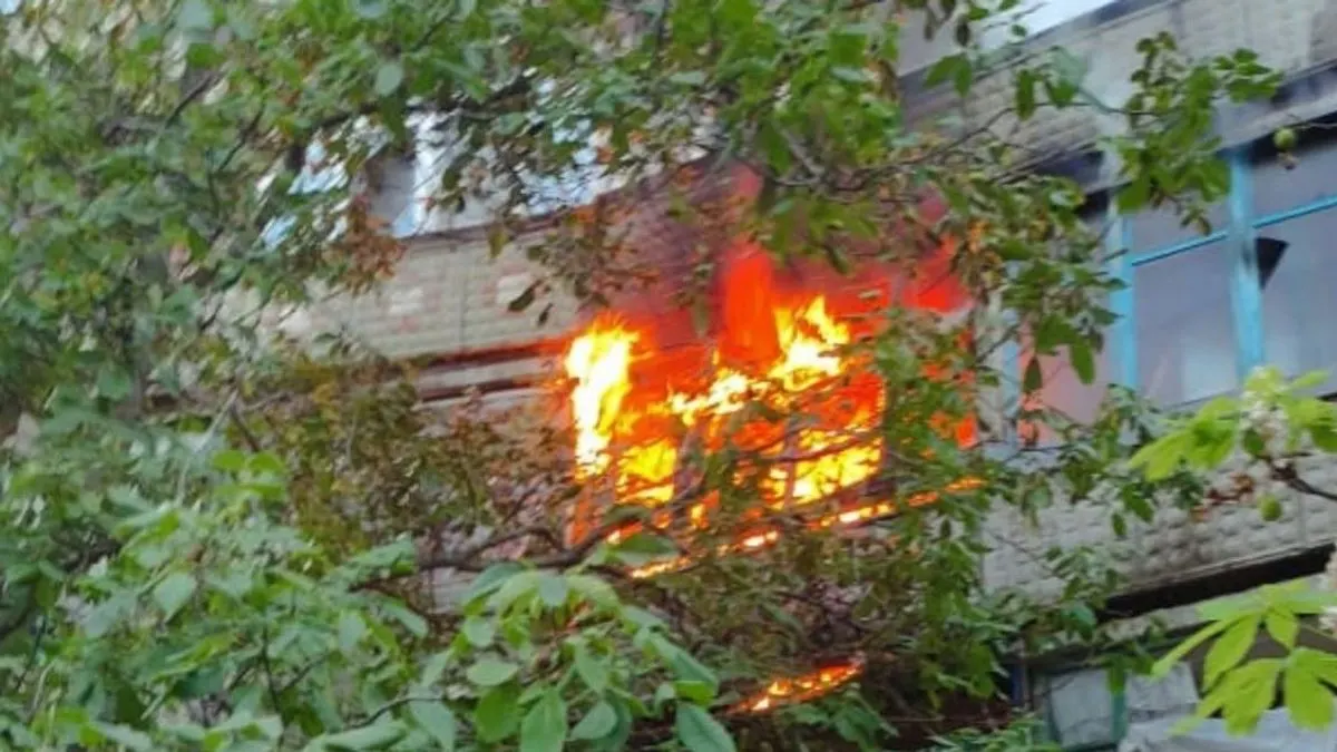 На Донеччині рятувальники винесли двох людей із задимлених помешкань