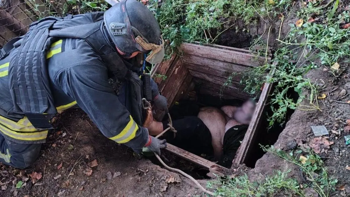 У Слов'янську чоловік провалився в яму та не зміг вибратися сам