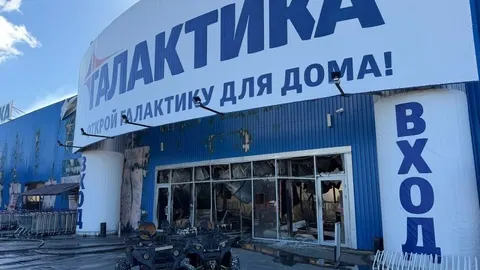 У Маріуполі згорів найбільший гіпермаркет Донеччини