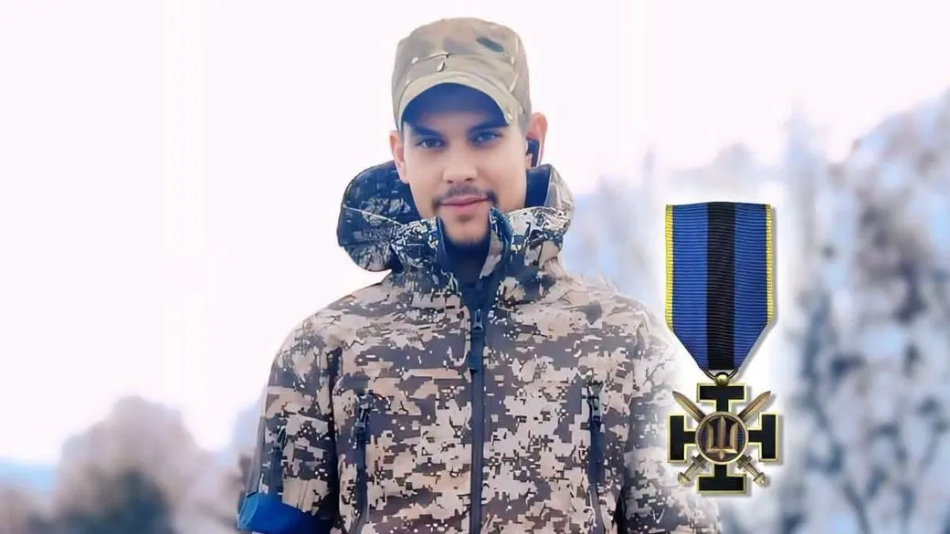 Загиблого військового з Луганщини посмертно відзначили «Комбатантським хрестом»