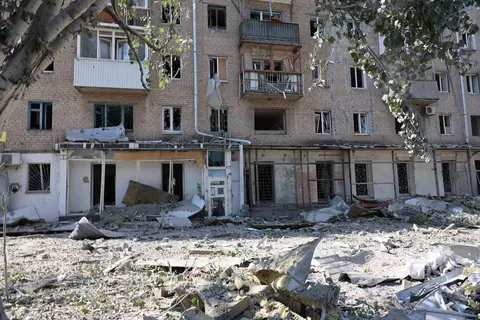 Краматорськ: 9 авіаударів за день, місто під керованими бомбами