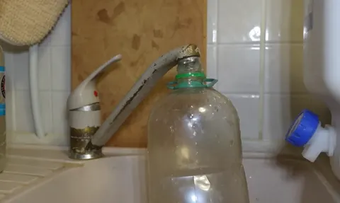 На Луганщині окупанти не можуть відновити водопостачання: воду возять по одній ц