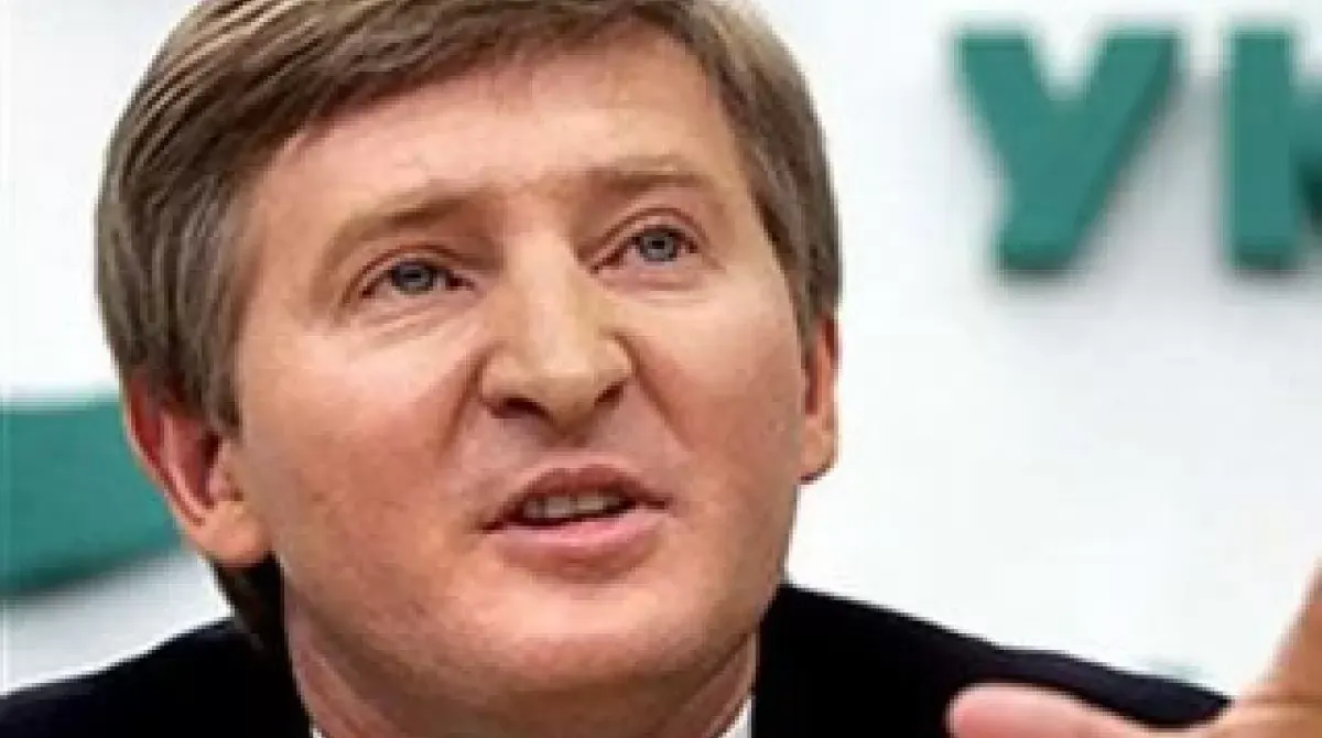 Ахметов виділив мільйон гривень постраждалим від вибуху в лікарні Луганська