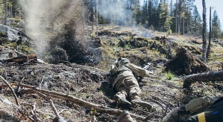 Доба на фронті: 243 боєзіткнення, 226 авіабомб і 10 тисяч дронів від ворога