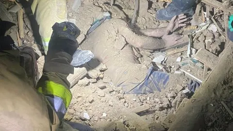 На Донеччині з-під завалів врятували трьох людей, двоє загинули