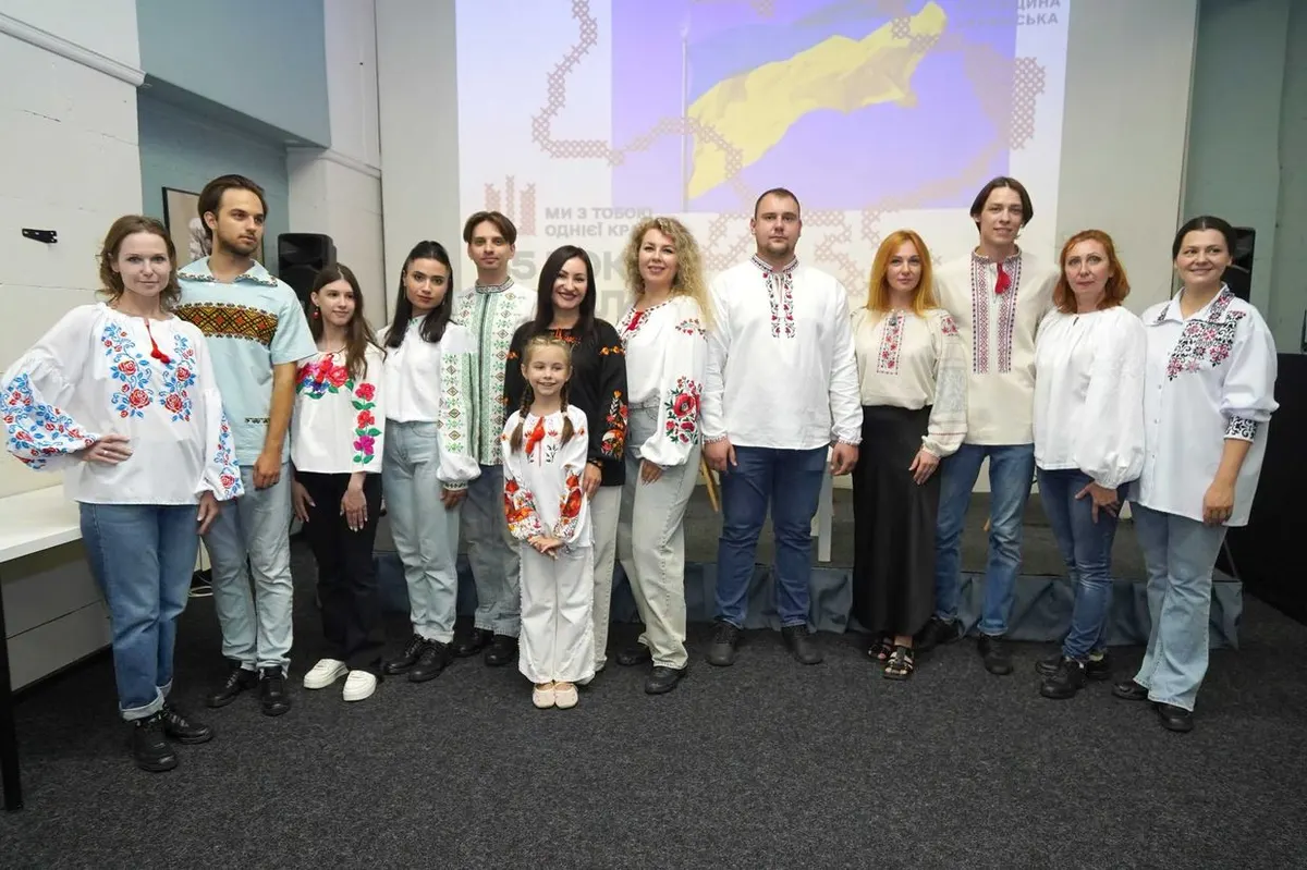 На форумі «Українська Луганщина» показали 12 автентичних вишиванок регіону
