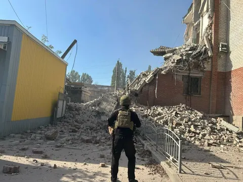 Обстріли Донеччини за добу: загиблий у Краматорську, 13 поранених, пошта й оселі