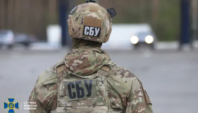Катував полонених у Суходільську: СБУ заочно оголосила підозру експрацівнику колонії