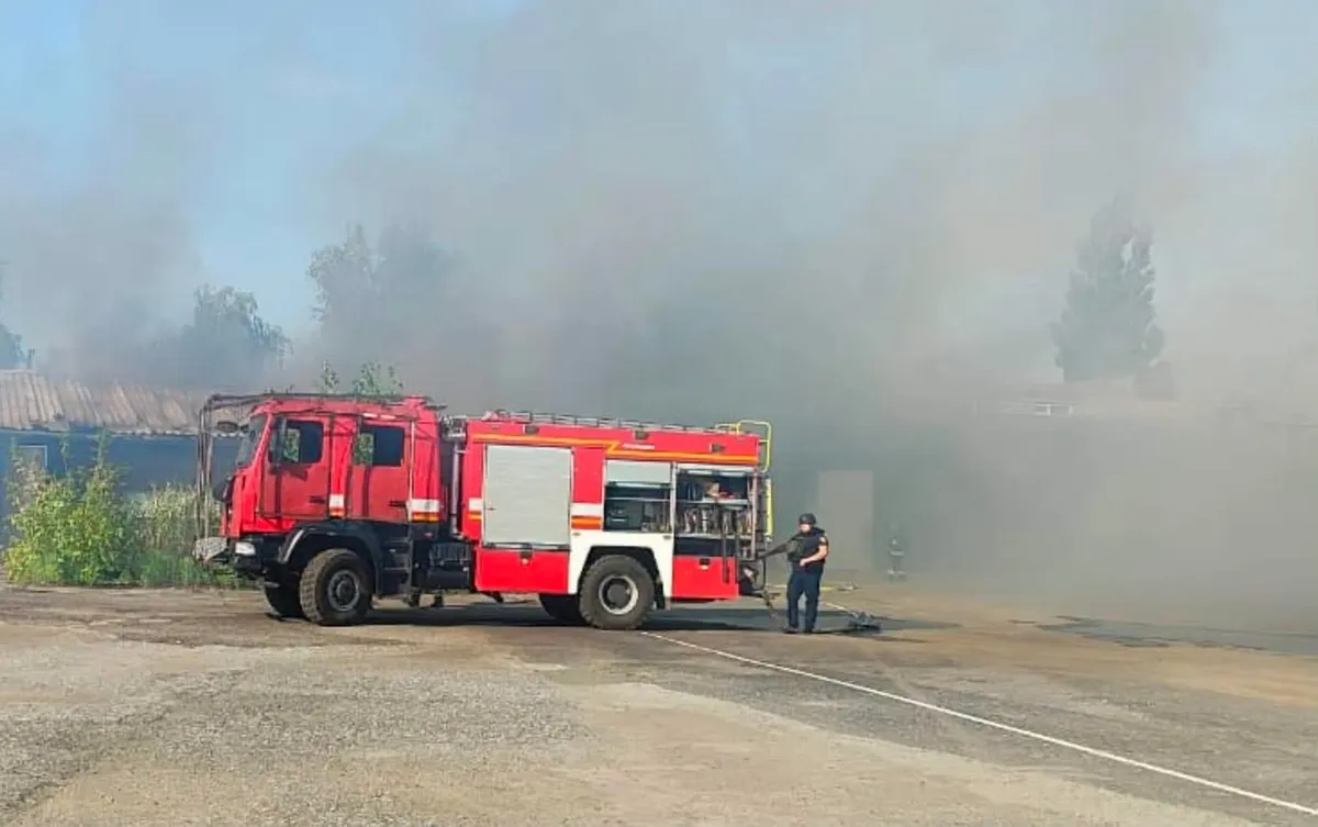 У Слов’янську через обстріл загорілося місцеве підприємство