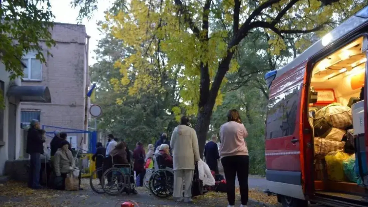 Евакуація з Донеччини: актуальні телефони гарячих ліній