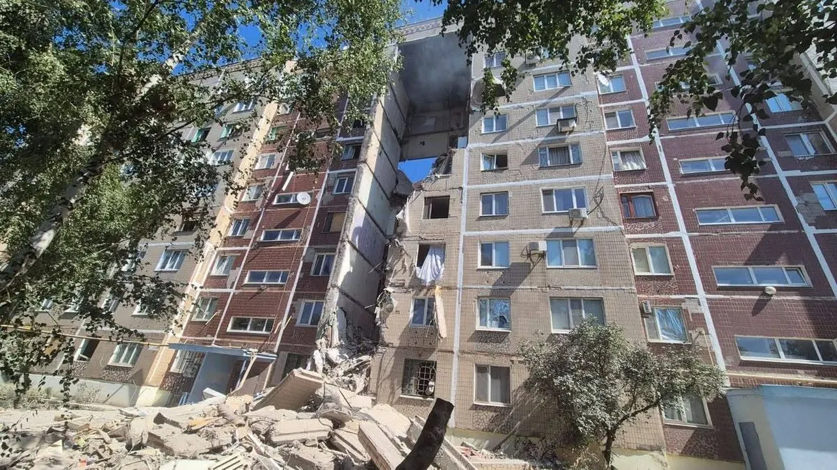 У Словʼянську після обстрілів пошкоджені багатоповерхівки та приватні будинки, є поранені