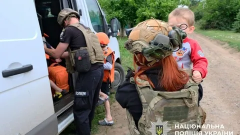 Евакуація з Донеччини: яку допомогу можуть отримати родини з дітьми в Луганську
