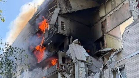 Удар по Слов'янську: пошкоджено багатоповерхівку, є руйнування