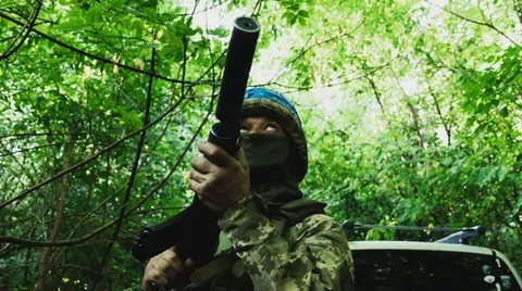 Майже 60 штурмів за добу: що відбувається на Луганщині та Донеччині