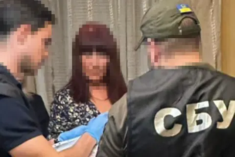 СБУ затримала посадовців Луганської ОВА через схему з відкатами на 5 млн грн