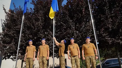 У релокованих громадах Луганщини підняли прапор до Дня Державного Прапора