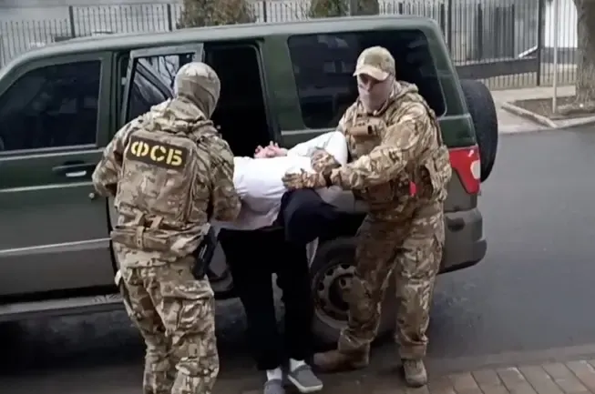Окупанти засудили медпрацівника з Донеччини до 14 років колонії